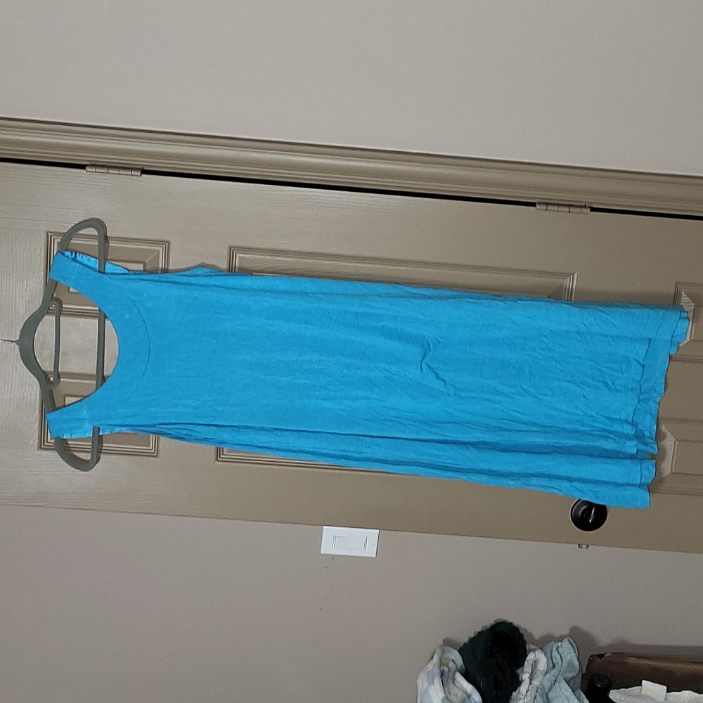 Dress - Picture 7 of 8